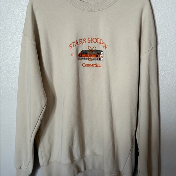 Gilmore Girls Stars Hollow Embroidered Beige Sweater (no tag see measurements) - Picture 3 of 4